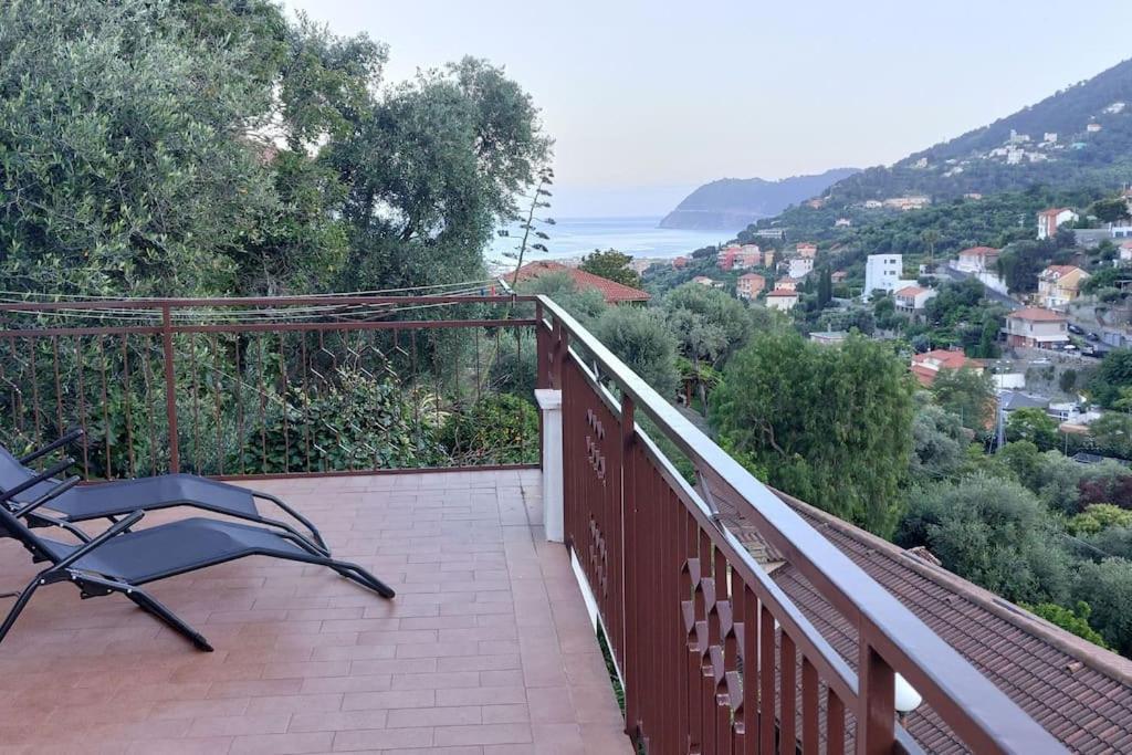 La Casa Di Nonna Lorenna Alassio Exterior foto